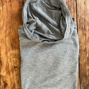 Lululemon long sleeve hooded metal vent shirt in grey size large